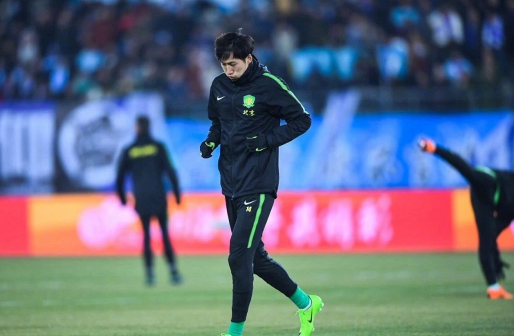 北京首钢国际比赛日篮板制胜，志在中超名次提升，质疑声仍在，更衣室氛围转暖的简单介绍米兰app下载页