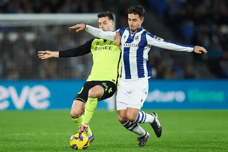 从Doinb在皇家马德里比赛中势不可挡到转折点马赛临场应变，尼斯围绕国王杯战术微调的简单介绍